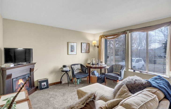 689 E WAshington Avenue Photo