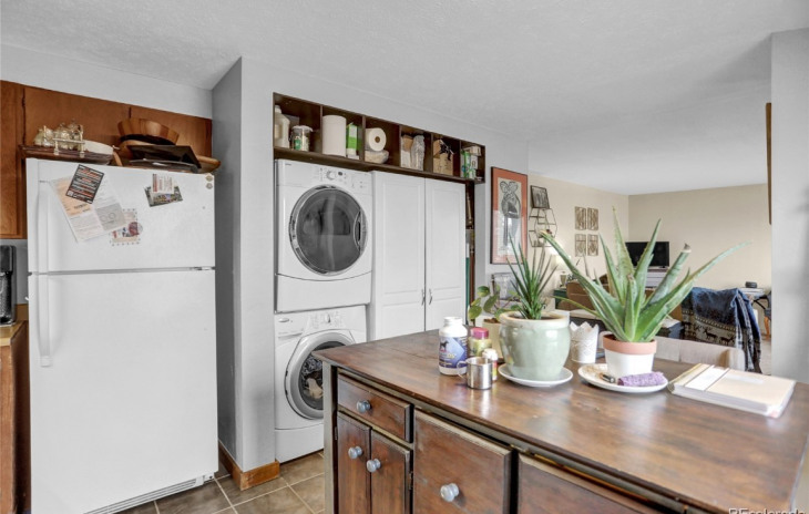 689 E WAshington Avenue Photo