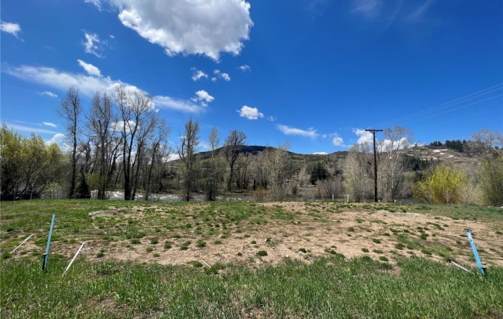 301 Riverview Way Photo