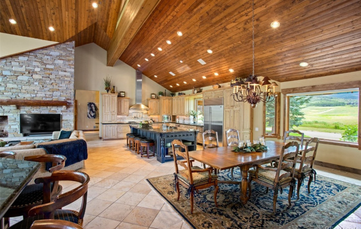 28505 Thorpe Mountain Drive Photo