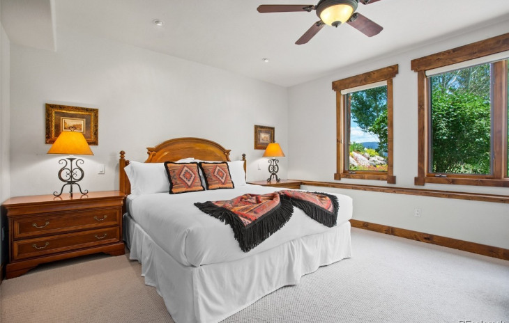 28505 Thorpe Mountain Drive Photo