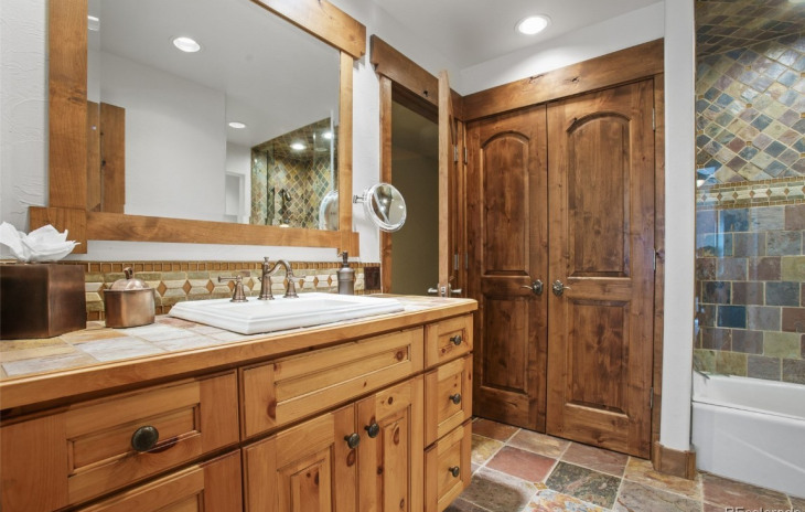 28505 Thorpe Mountain Drive Photo