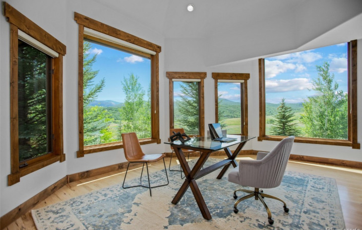 28505 Thorpe Mountain Drive Photo
