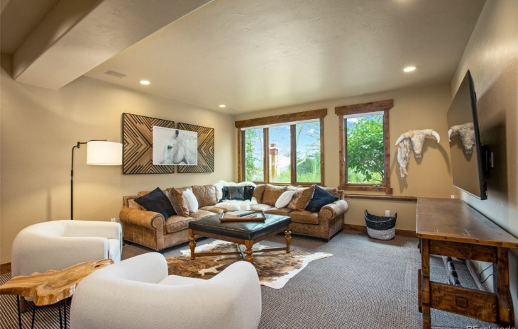28505 Thorpe Mountain Drive Photo