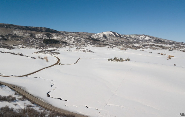 28505 Thorpe Mountain Drive Photo