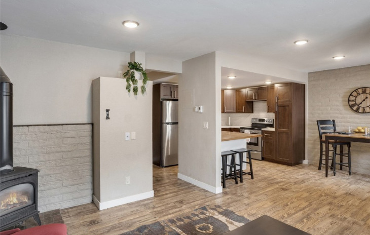 5 Cedar Court Photo