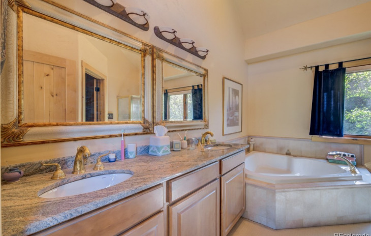 1722 Highland Way Photo