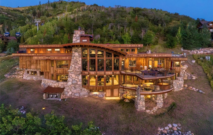 2555 Ski Trail Lane Photo
