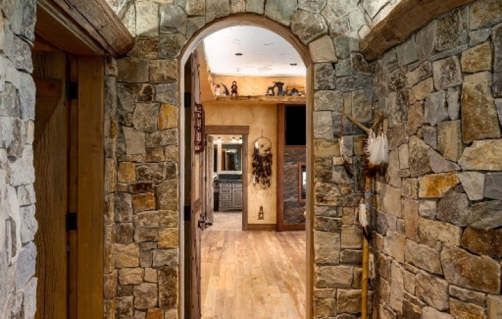 2555 Ski Trail Lane Photo
