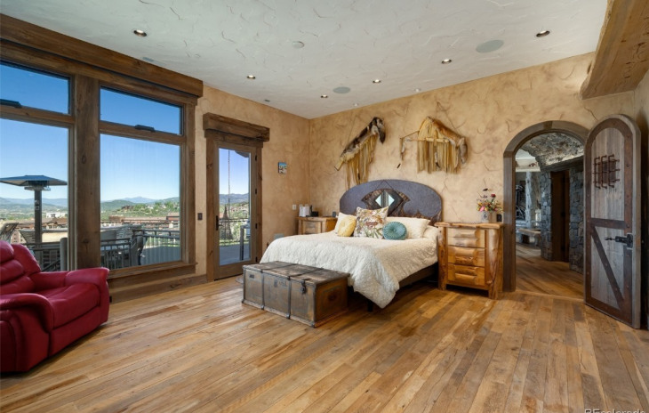 2555 Ski Trail Lane Photo
