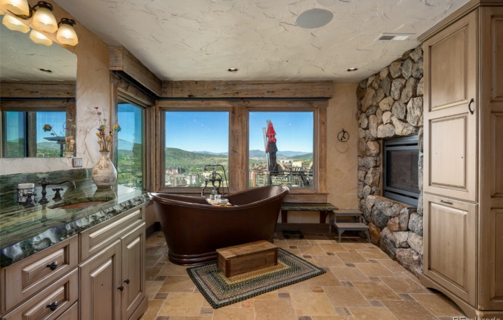 2555 Ski Trail Lane Photo