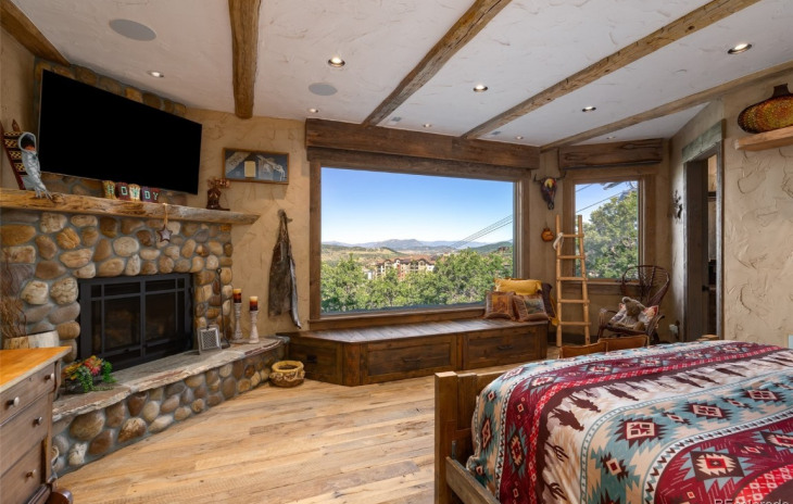 2555 Ski Trail Lane Photo