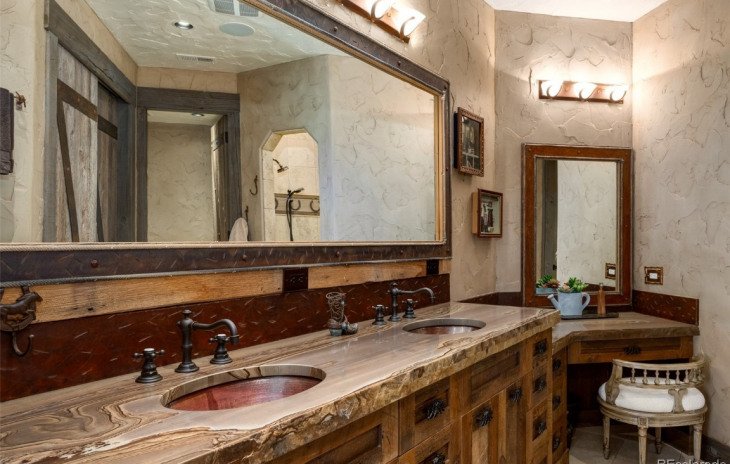 2555 Ski Trail Lane Photo