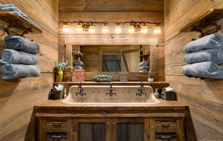 2555 Ski Trail Lane Photo