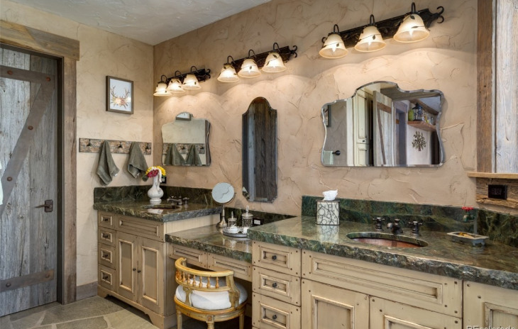 2555 Ski Trail Lane Photo
