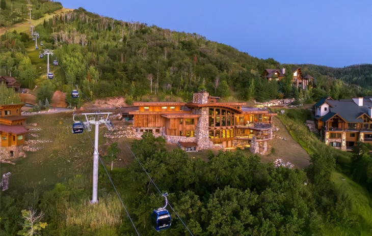 2555 Ski Trail Lane Photo