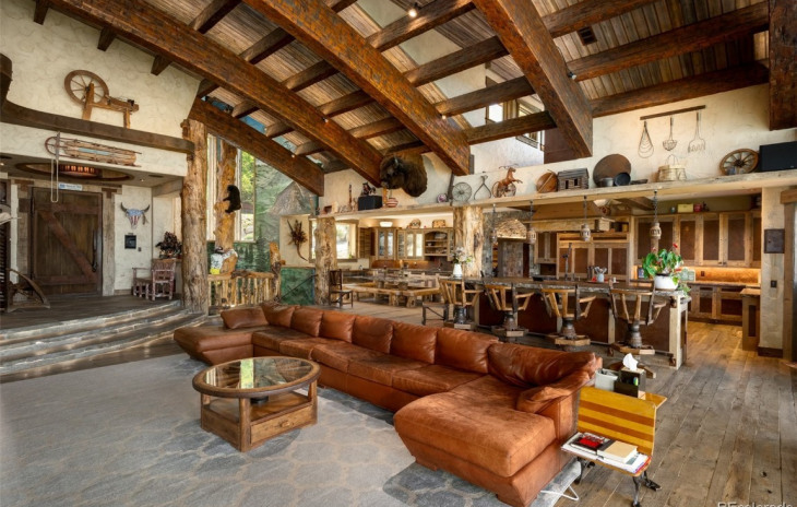 2555 Ski Trail Lane Photo