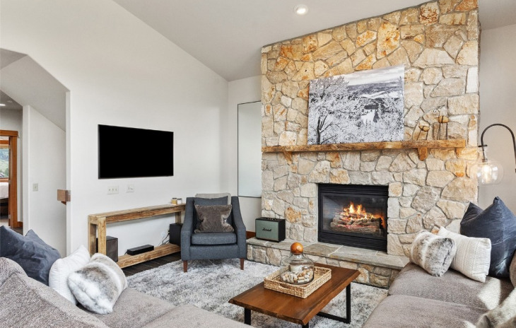 1337 Mark Twain Lane Photo