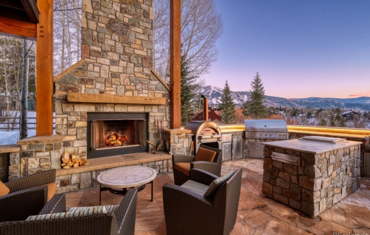 1055 Anglers Drive Photo