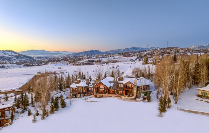 1055 Anglers Drive Photo