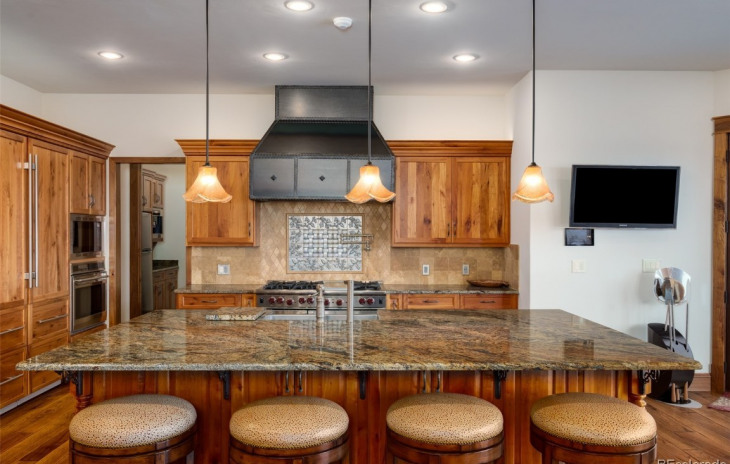 1055 Anglers Drive Photo