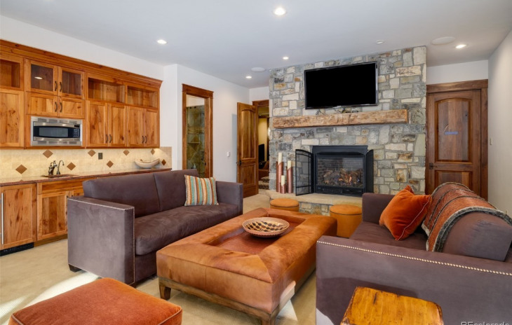 1055 Anglers Drive Photo