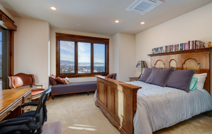 1055 Anglers Drive Photo