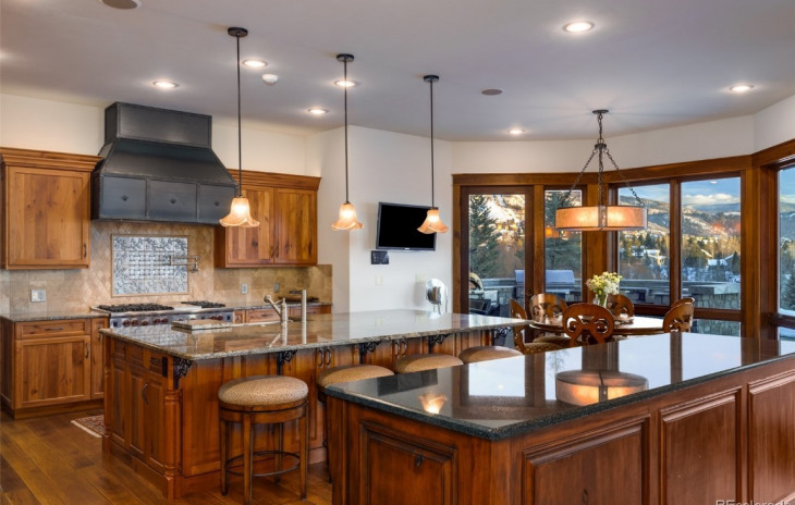 1055 Anglers Drive Photo