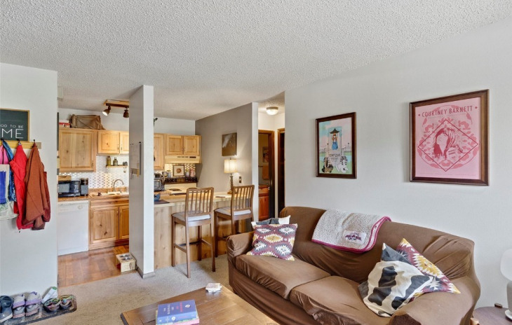 1320 Athens Plaza Photo