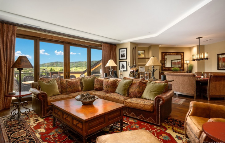 2250 Apres Ski Way Photo