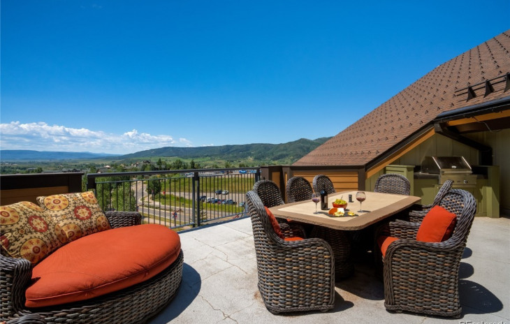 2250 Apres Ski Way Photo
