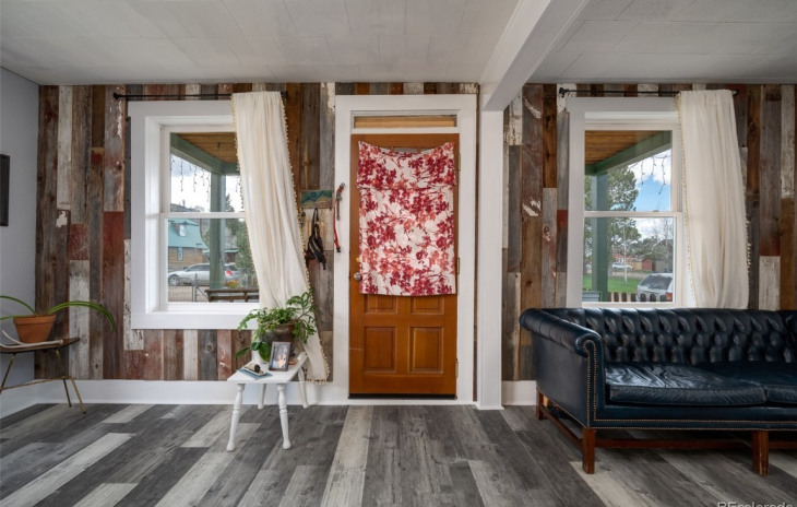 279 Lincoln Street Photo