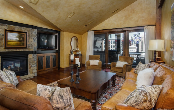 2250 Apres Ski Way Photo
