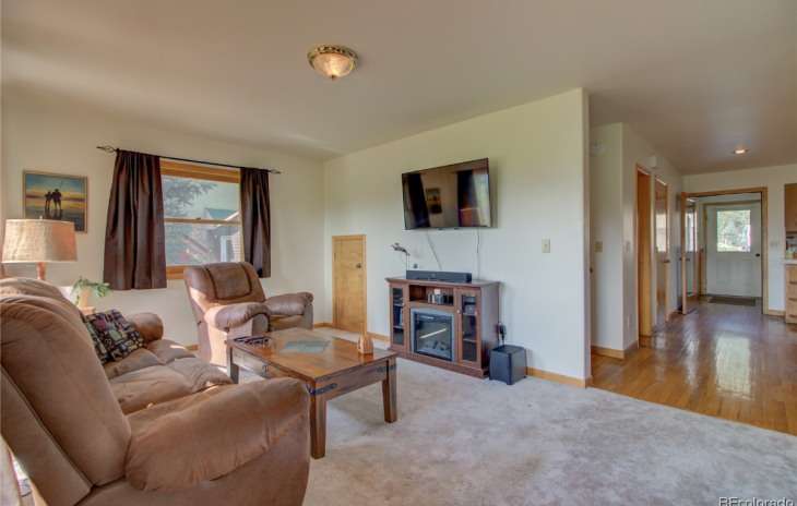 1540 Meadow Lane Photo