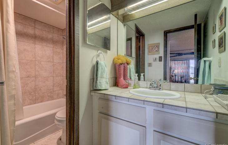 465 Tamarack Drive Photo