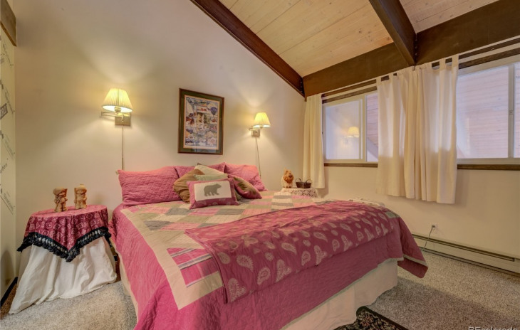 465 Tamarack Drive Photo