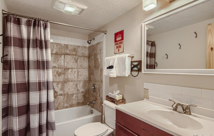 2626 Longthong Road Photo