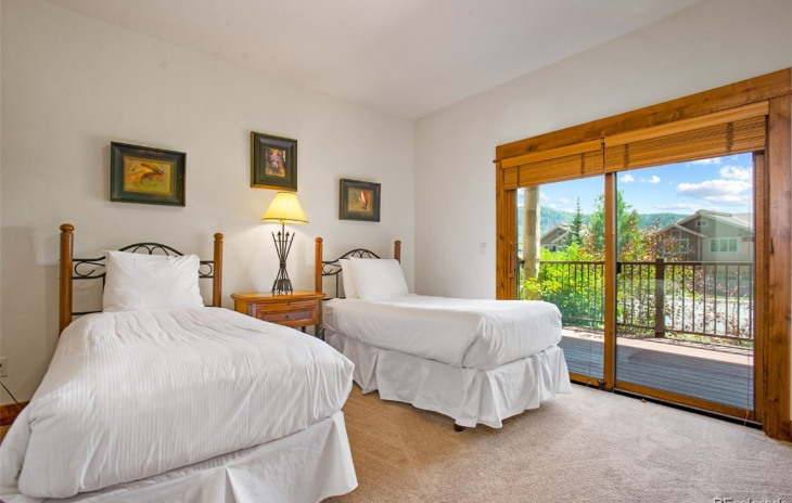 1471 Flattop Circle Photo