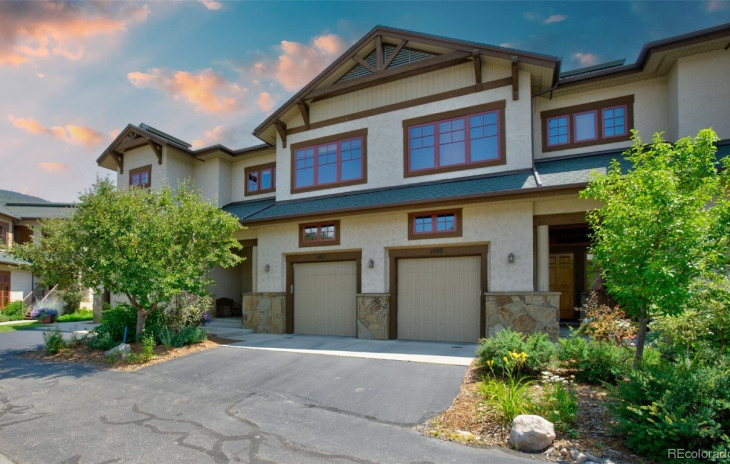 1471 Flattop Circle Photo