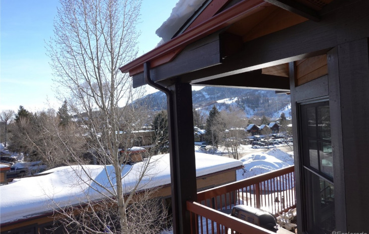500 Anglers Drive Photo