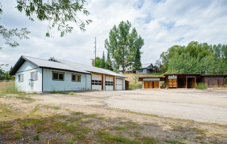 1327 Indian Trail Photo