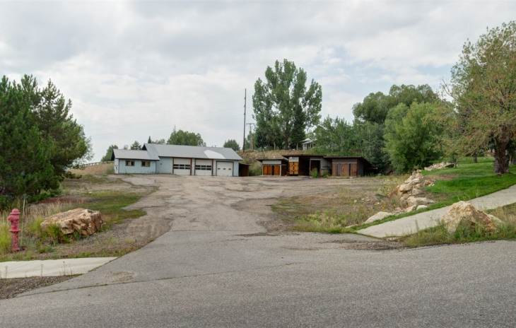 1327 Indian Trail Photo