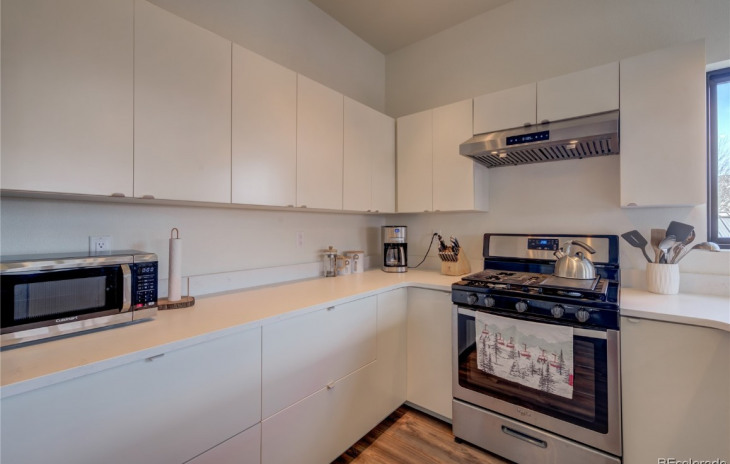 2507 Riverside Drive Photo
