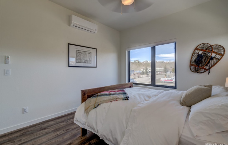 2507 Riverside Drive Photo