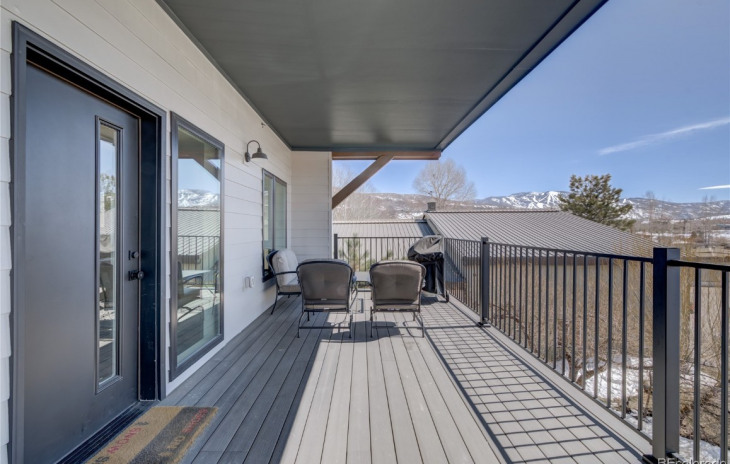 2507 Riverside Drive Photo