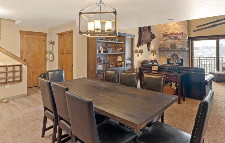 2420 Ski Trail Lane Photo