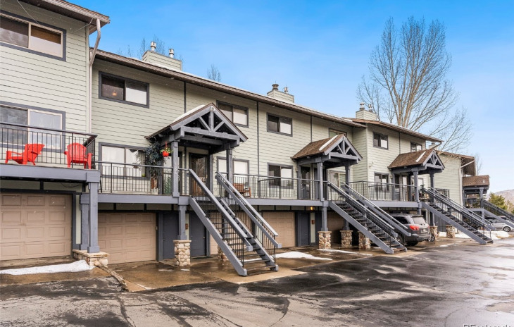 1606 Woodbridge Court Photo