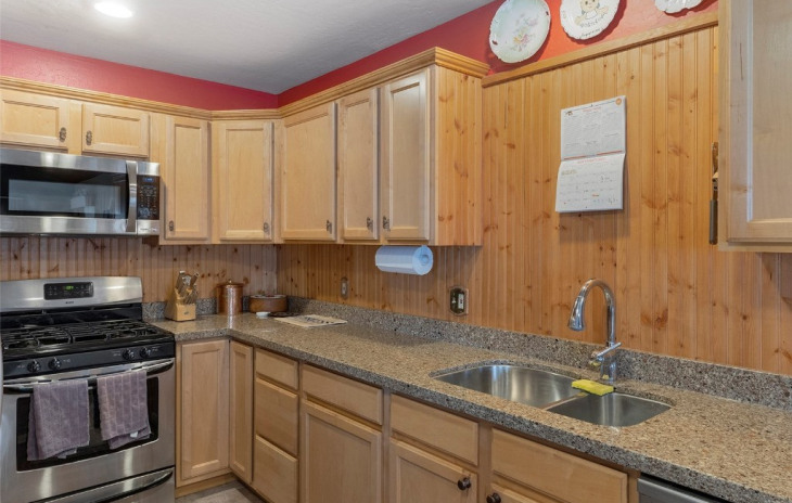 1872 Hunters Drive Photo