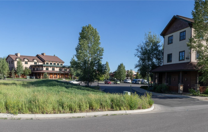 675 Snapdragon Way Photo