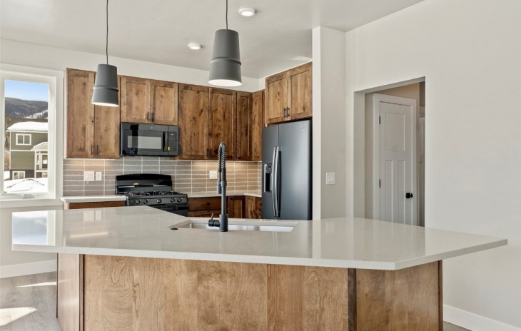 23625 Waybills Court Photo